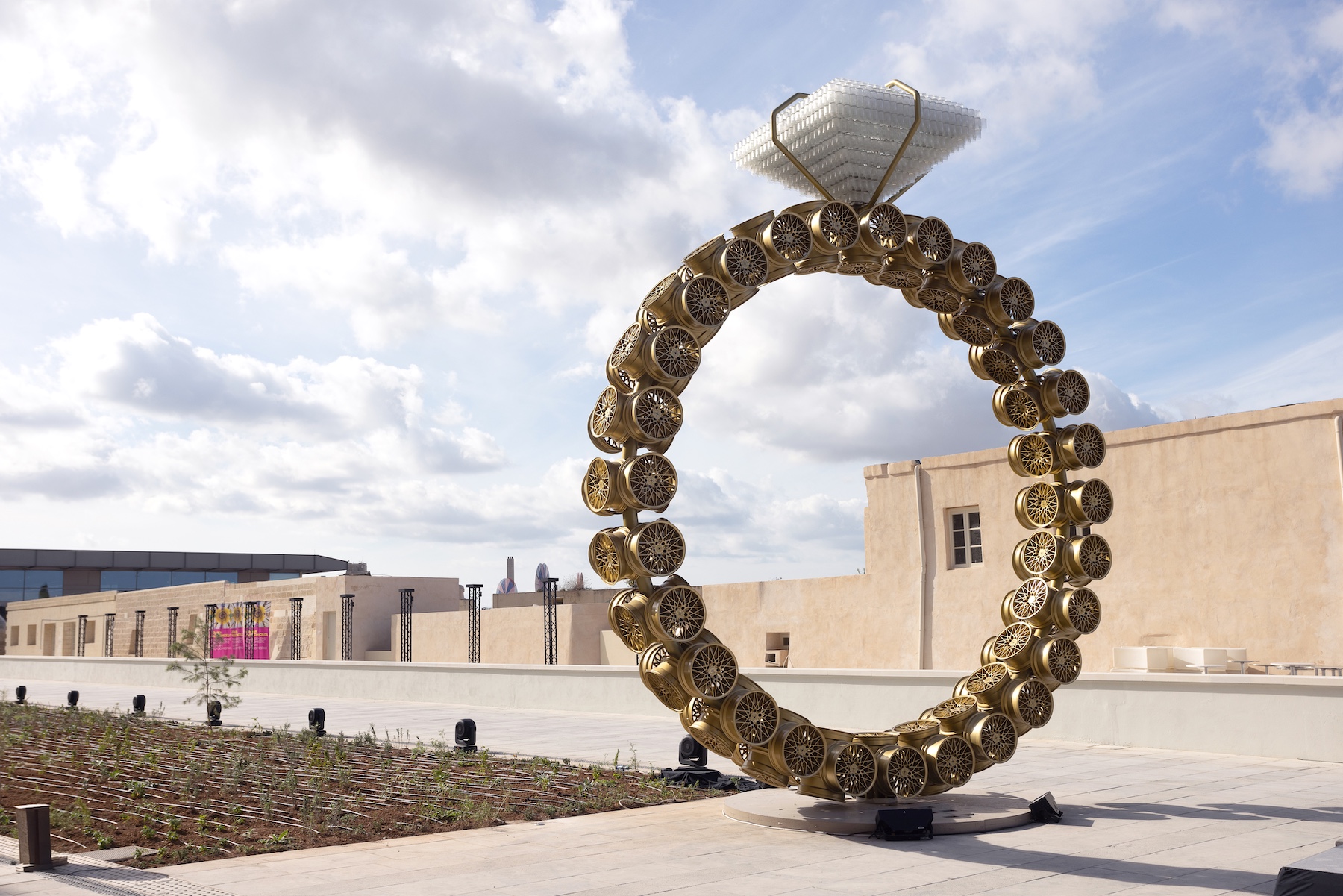 Solitaire, Joanna Vasconcelos. Photo: MICAS.