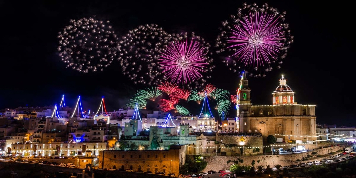 Fireworks over Senglea Fireworks over Senglea