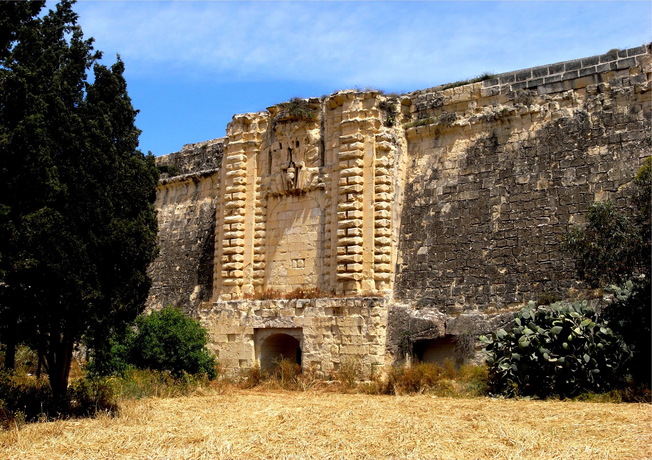 St John's gate / © https://www.buildingsofmalta.com/